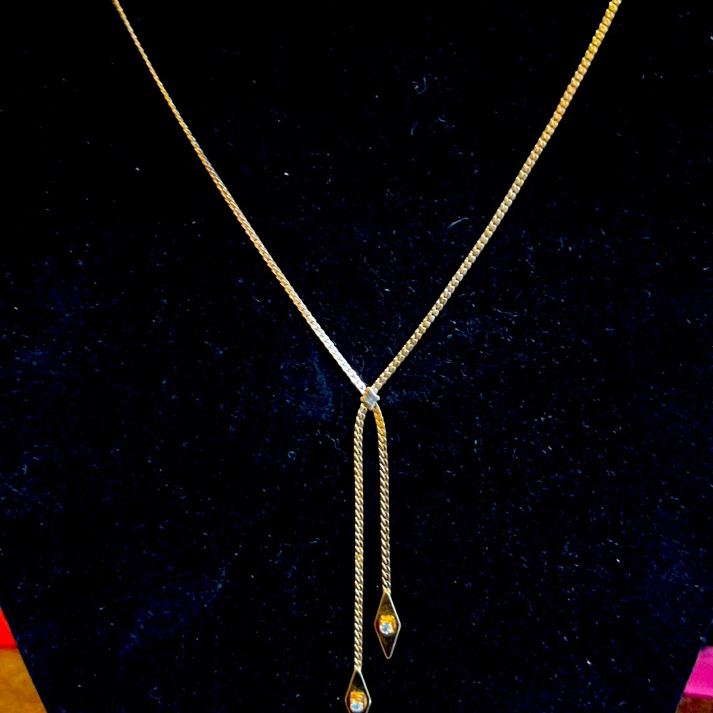 Vintage Avon necklace 18 long